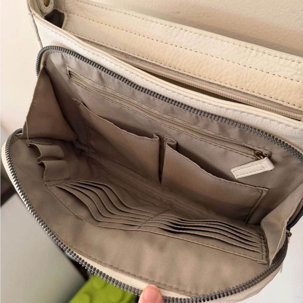 American Leather Co. Marino Crossbody Bag Cream - Picture 7 of 10